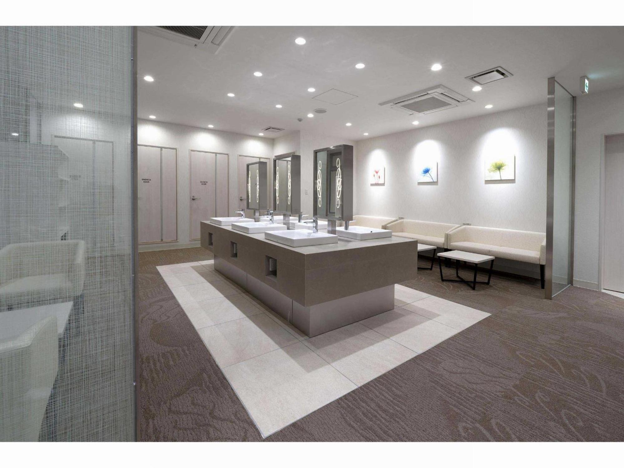 Capsule Hotel J Garden Shin-Osaka Exterior photo