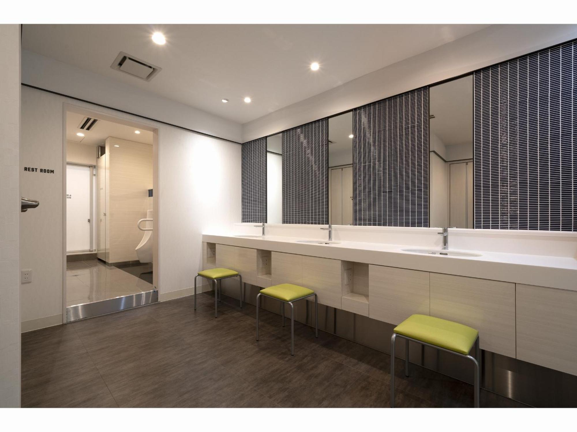 Capsule Hotel J Garden Shin-Osaka Exterior photo