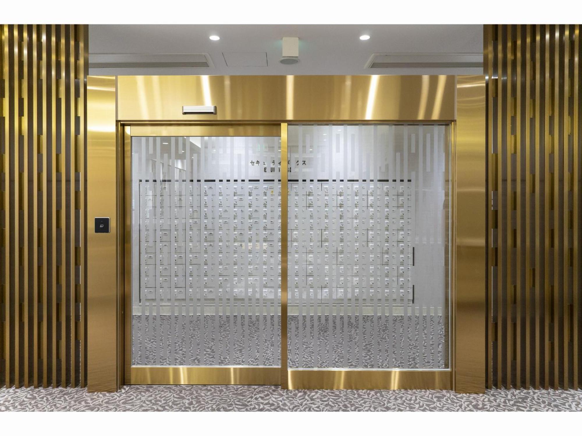 Capsule Hotel J Garden Shin-Osaka Exterior photo